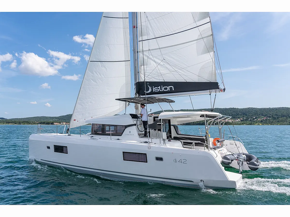 Lagoon 42 A/C & GEN & WM