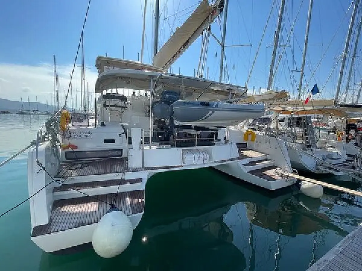 Lagoon 42