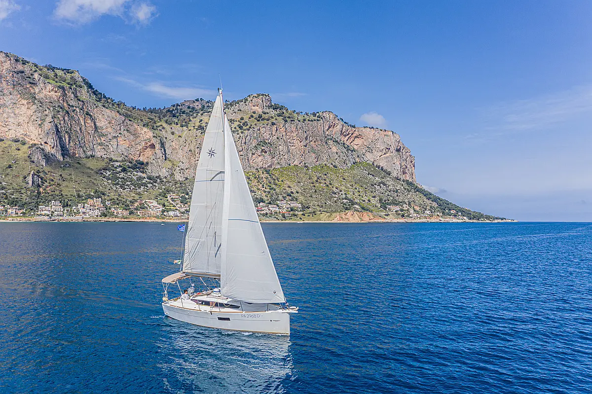 Sun Odyssey 319